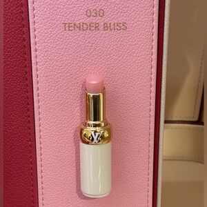 Louis Vuitton Tender Bliss Lip Balm (Free Mystery Clothes)